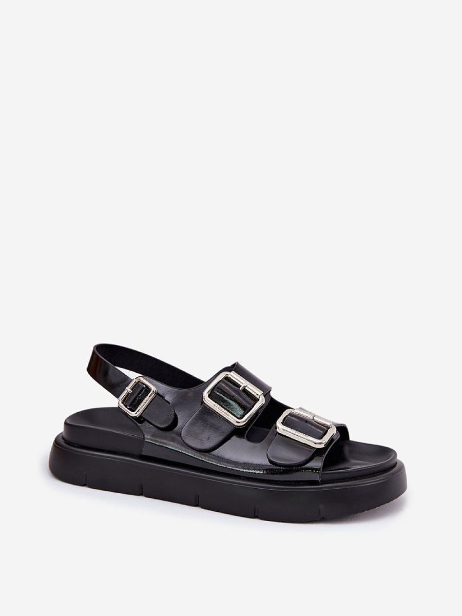 Women’s sandals made of natural leather